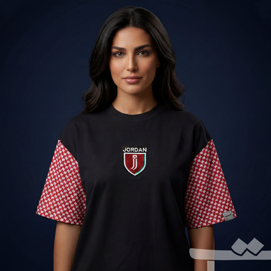 تي شيرت شعار المنتخب مع أكمام شماغ